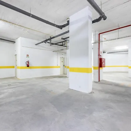 Spacious 1br Near Dona Ana & Pool Appartement Lagos