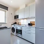 Spacious 1br Near Dona Ana & Pool Lejlighed Lagos